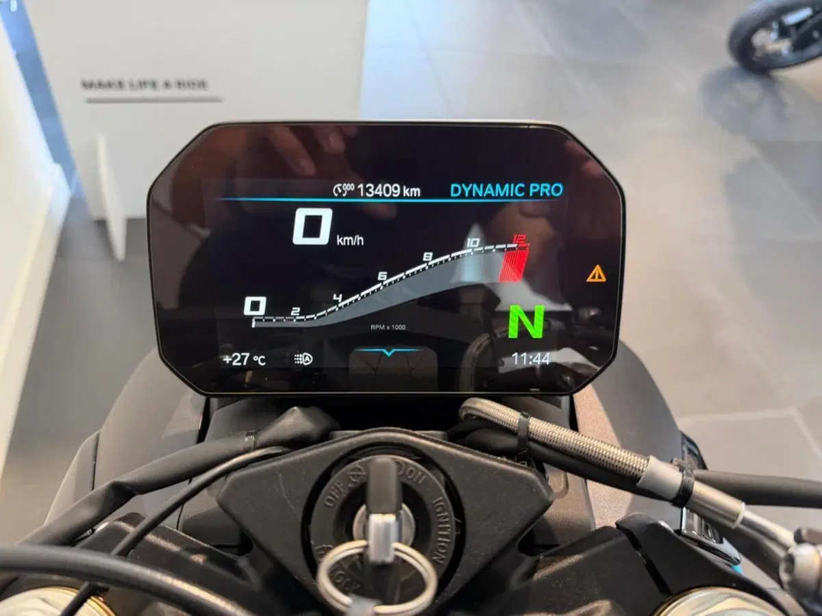 Bmw S 1000 R (2025 - 27) (9)