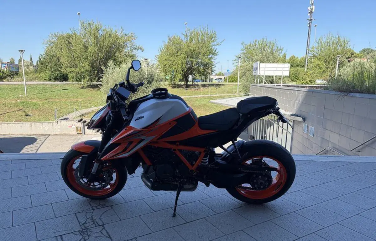 KTM 1290 Super Duke R (2021) (6)