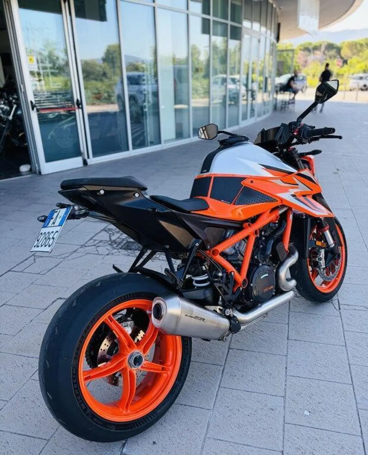 KTM 1290 Super Duke R (2021) (4)
