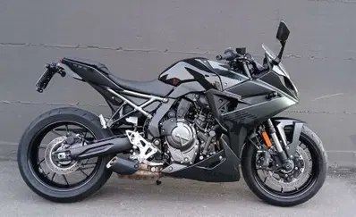 Suzuki GSX-8S Team Suzuki Edition (2024) usata