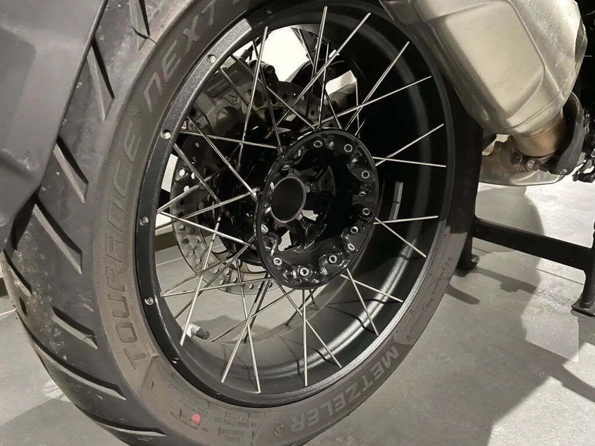Bmw R 1300 GS (2023 - 26) (2)