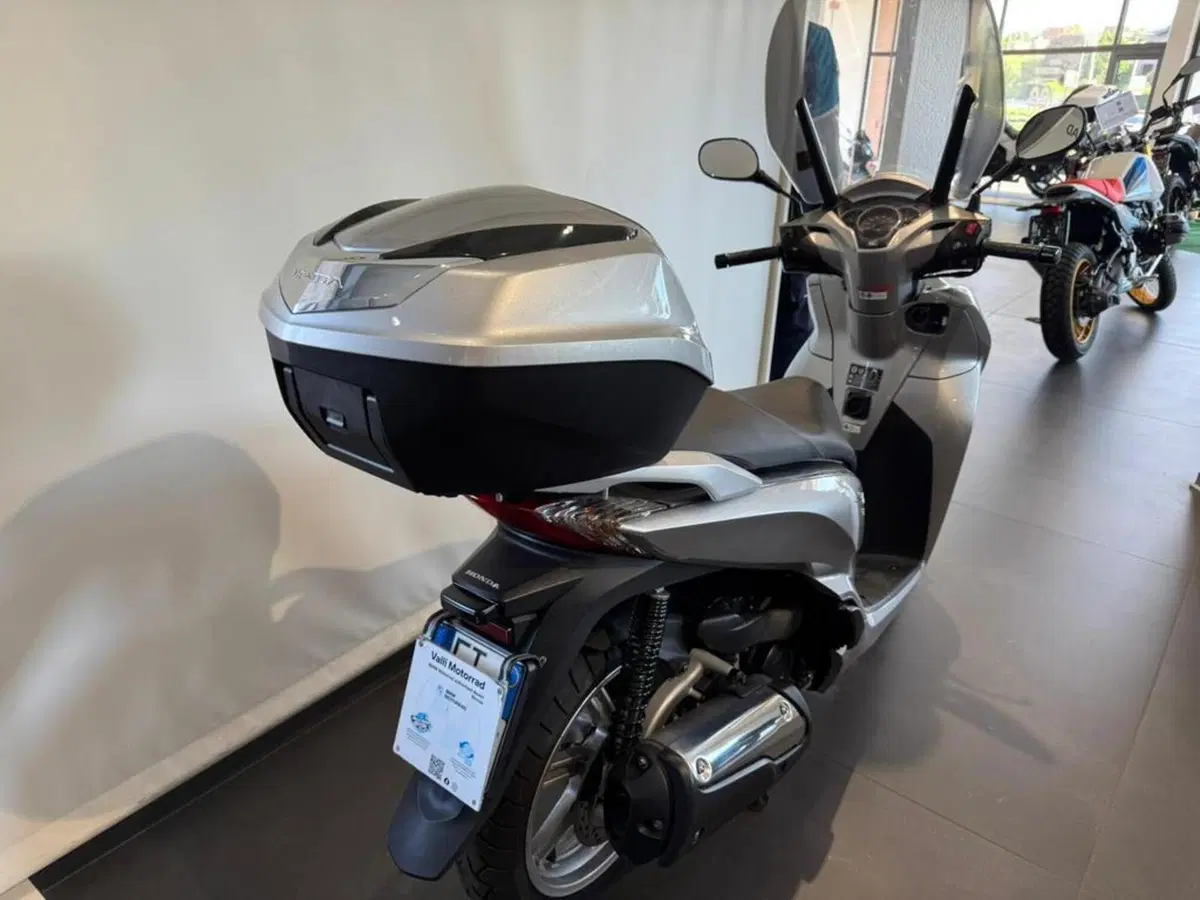 Honda SH 300 i ABS (2016 - 20) (4)