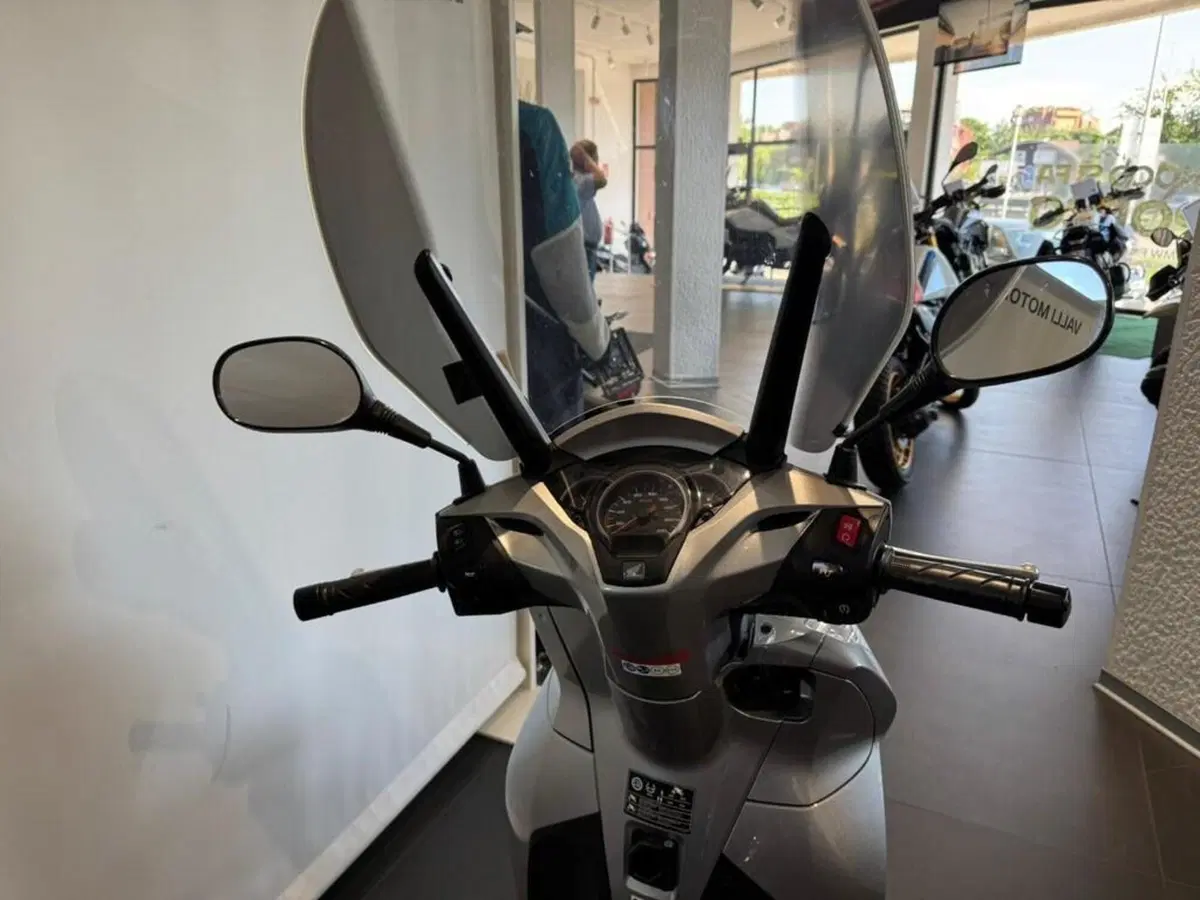 Honda SH 300 i ABS (2016 - 20) (3)
