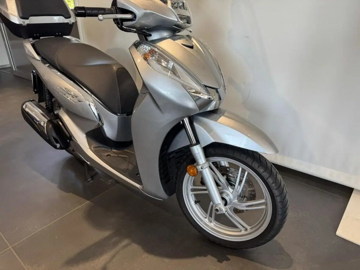 Honda SH 300 i ABS (2016 - 20) (7)