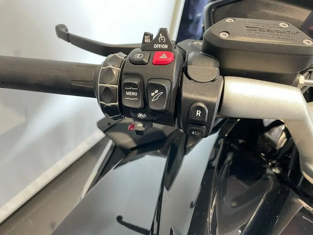 Bmw K 1600 GT (2022 - 27) (2)