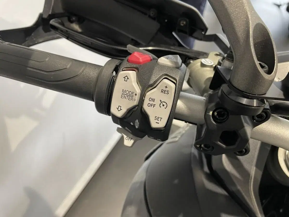 Ducati Multistrada V2 S (2022 - 24) (10)
