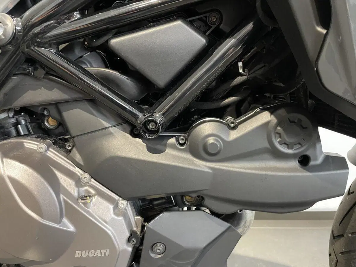 Ducati Multistrada V2 S (2022 - 24) (6)