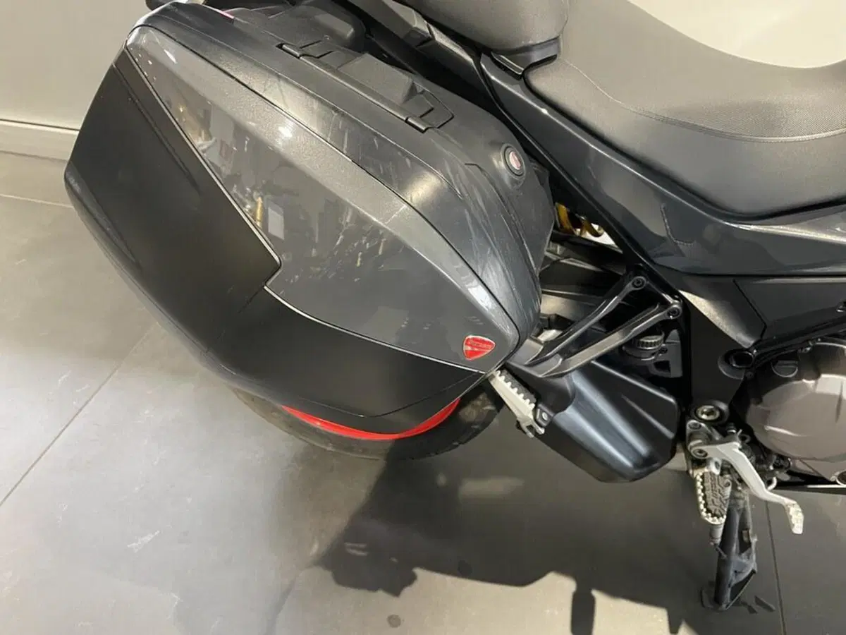 Ducati Multistrada V2 S (2022 - 24) (3)