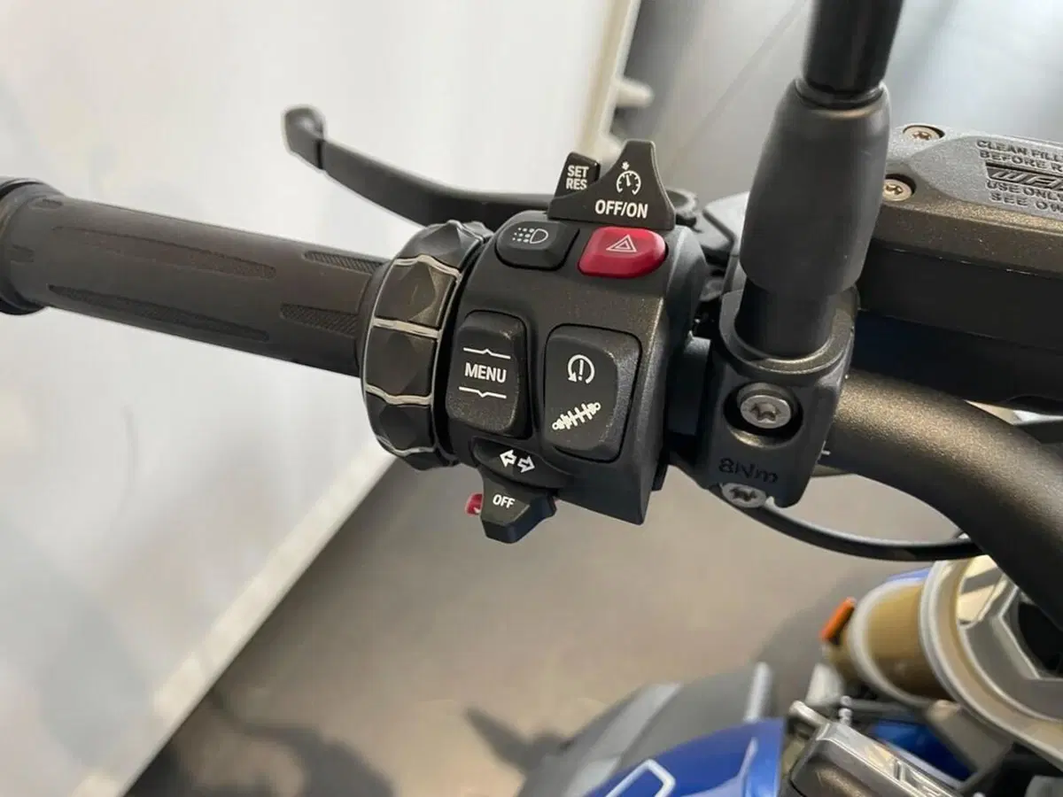 Bmw R 1250 R (2021 - 25) (11)