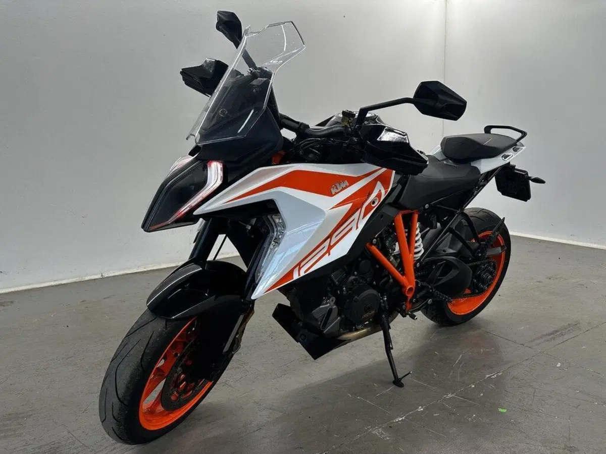 KTM 1290 Super Duke R (2020)