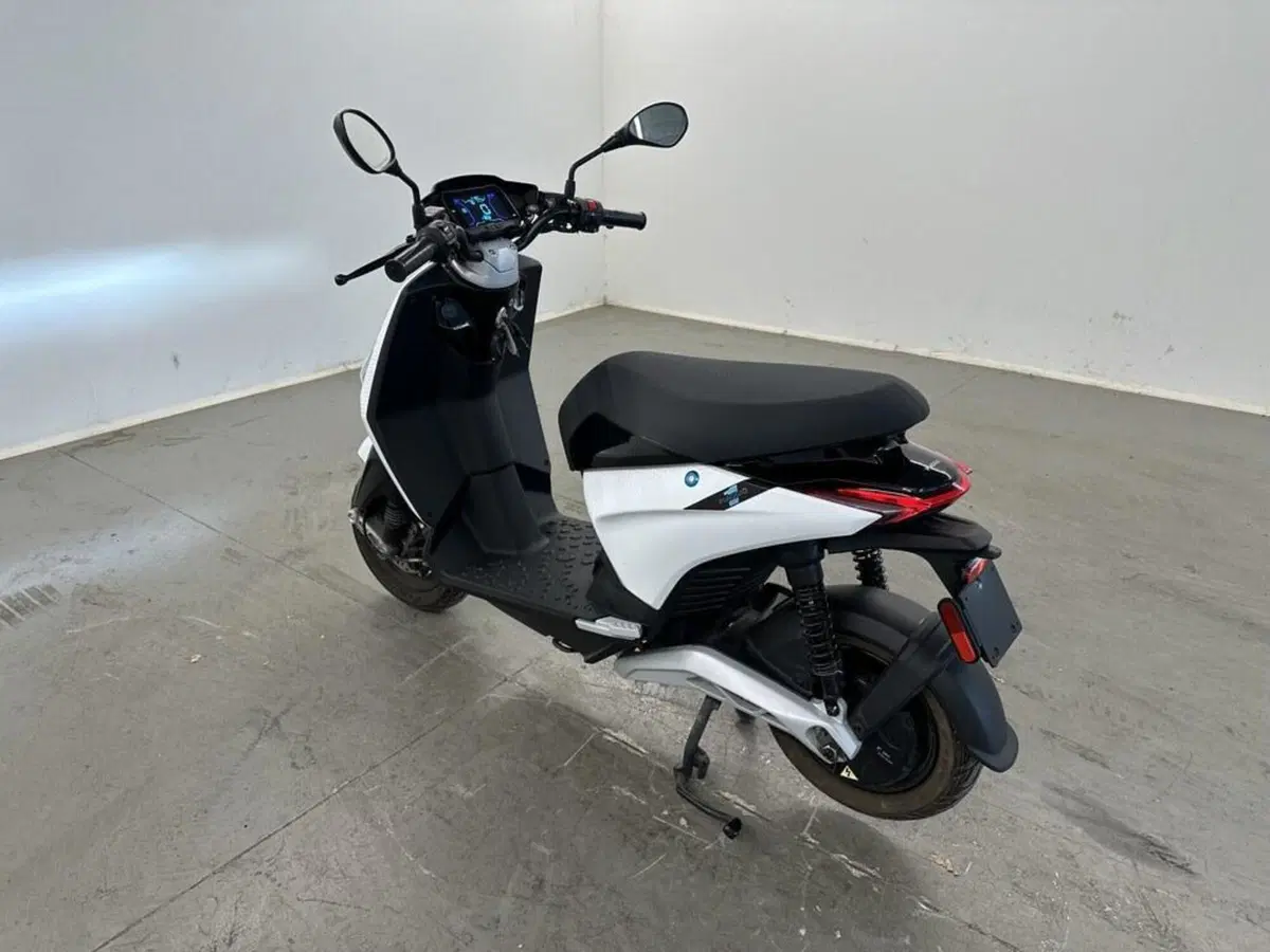 Piaggio 1 (2022 - 26) (6)
