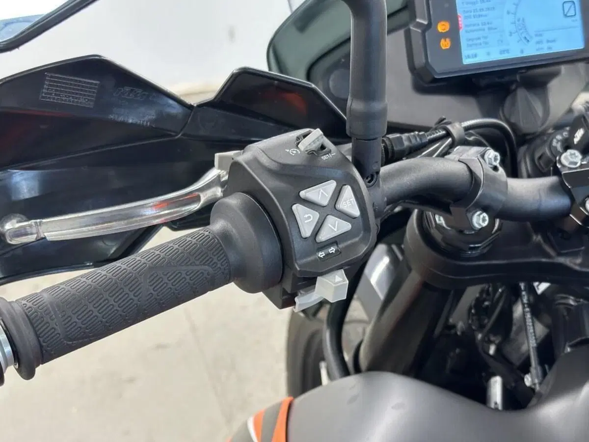 KTM 890 Adventure (2021) (14)