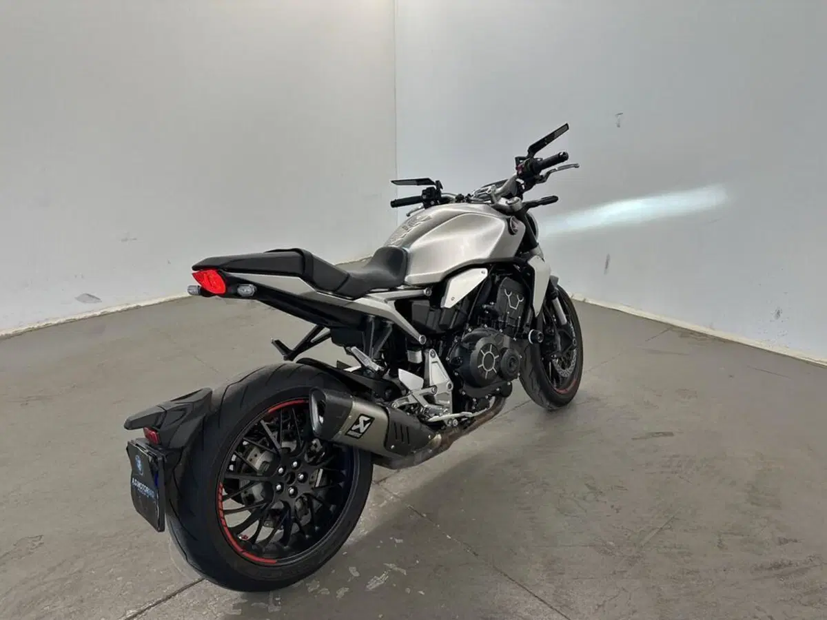 Honda CB 1000 R (2021 - 25) (3)