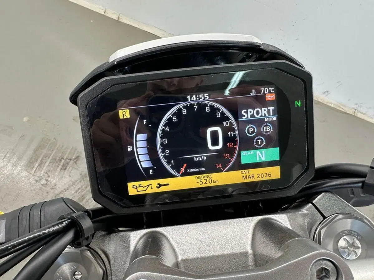 Honda CB 1000 R (2021 - 25) (11)