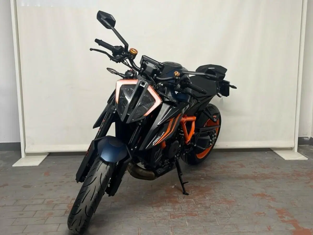 KTM 1290 Super Duke R (2022 - 23)
