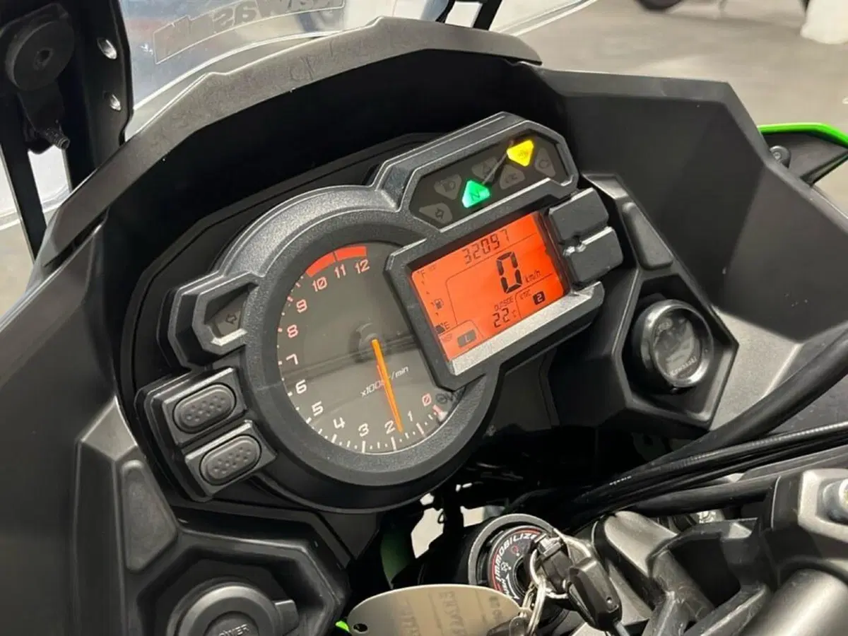 Kawasaki Versys 1000 Tourer Plus ABS (2015 - 16) (11)