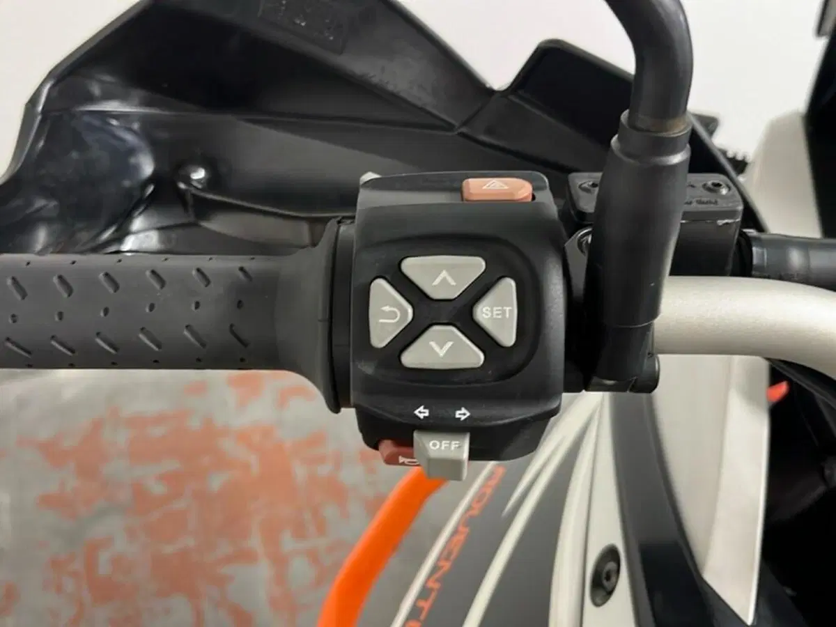 KTM 1090 Adventure R (2017 - 19) (8)