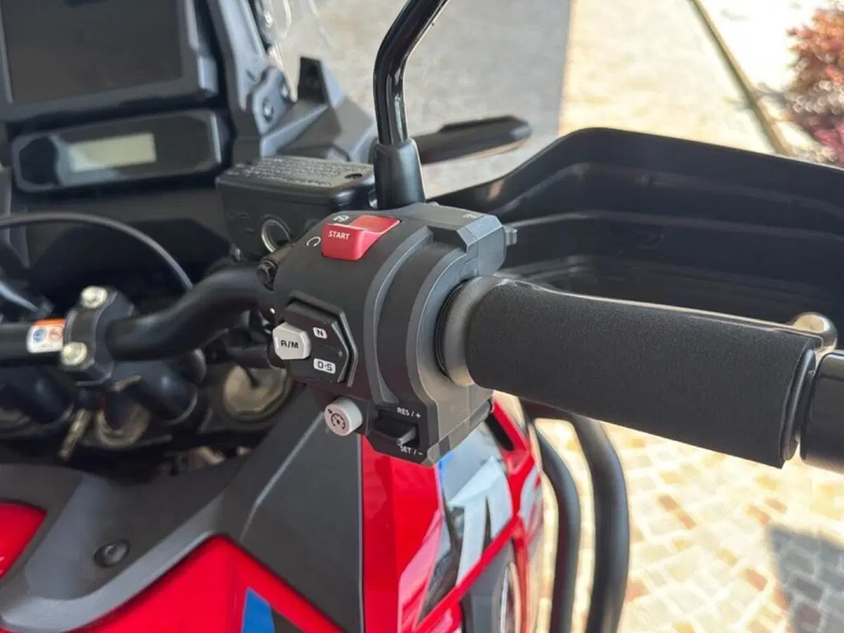 Honda Africa Twin CRF 1100L ES DCT (2024 - 26) (14)