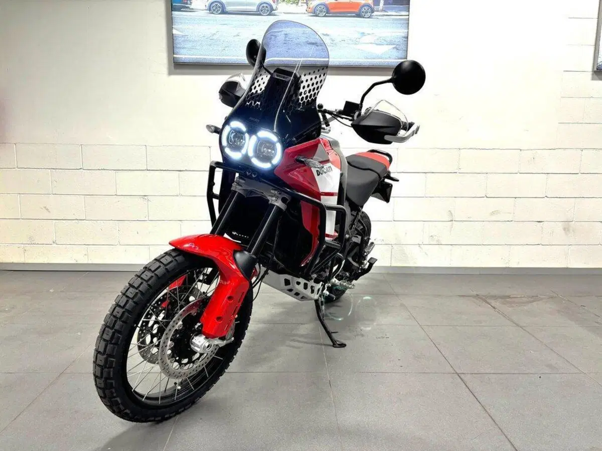 Ducati DesertX Discovery (2025)