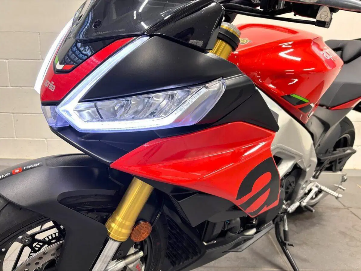 Aprilia Tuono V4 (2021 - 24) (2)