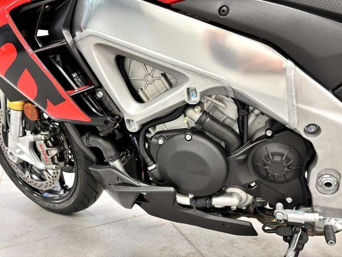 Aprilia Tuono V4 (2021 - 24) (5)