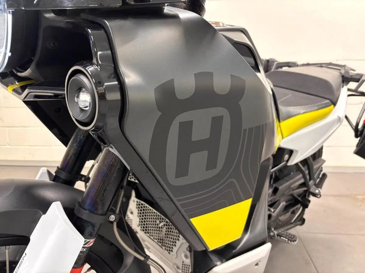 Husqvarna Norden 901 (2022 - 26) (3)