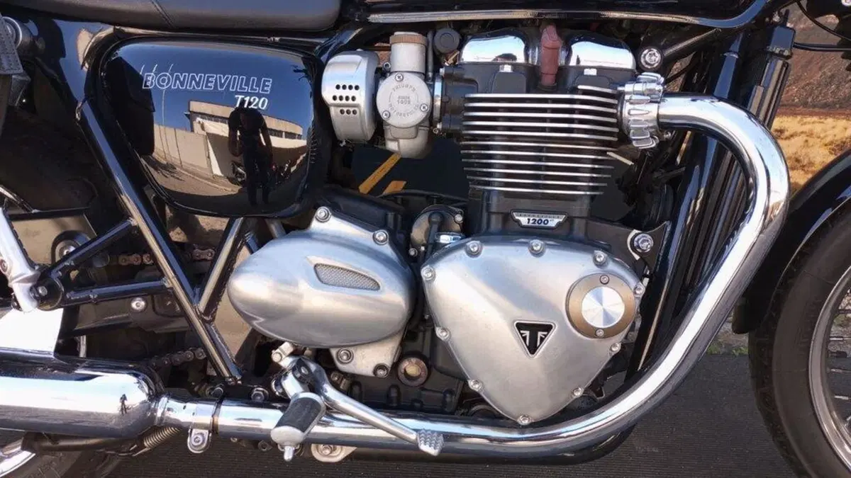 Triumph Bonneville T120 (2016 - 20) (6)
