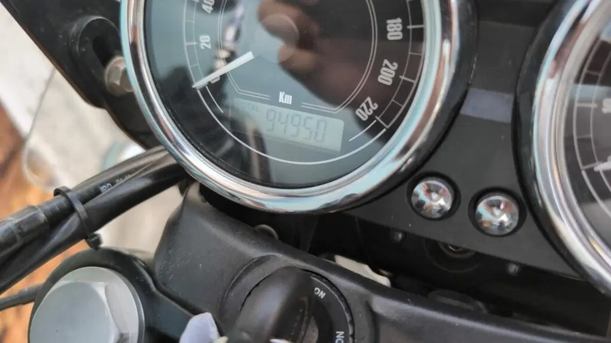 Moto Guzzi V7 Classic (2008 - 12) (4)