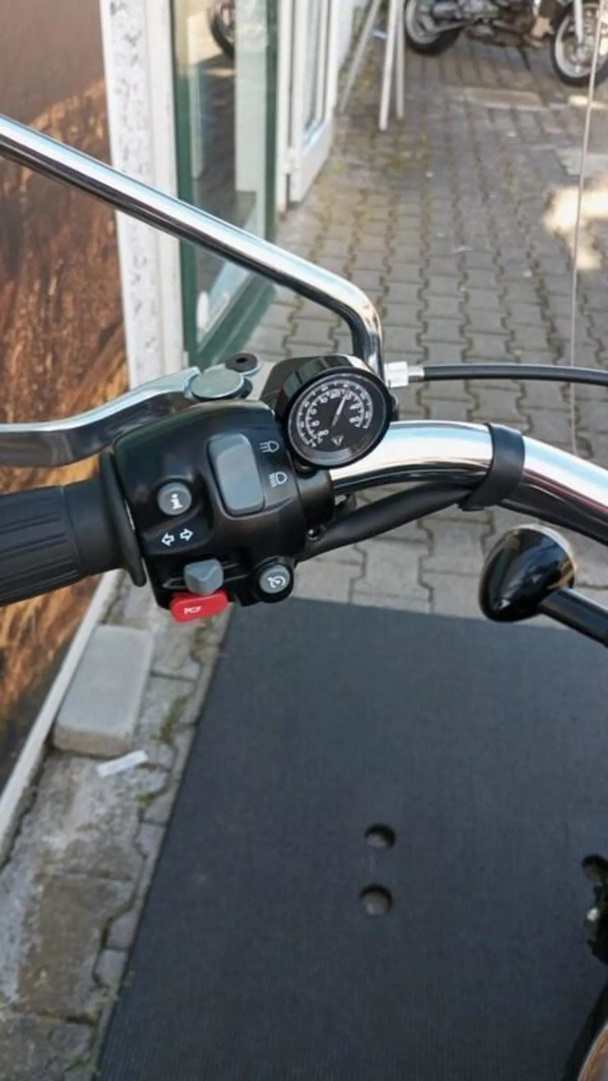 Triumph Bonneville Speedmaster 1200 (2021 - 25) (4)