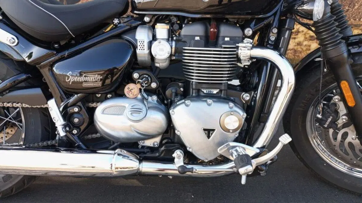 Triumph Bonneville Speedmaster 1200 (2021 - 25) (2)