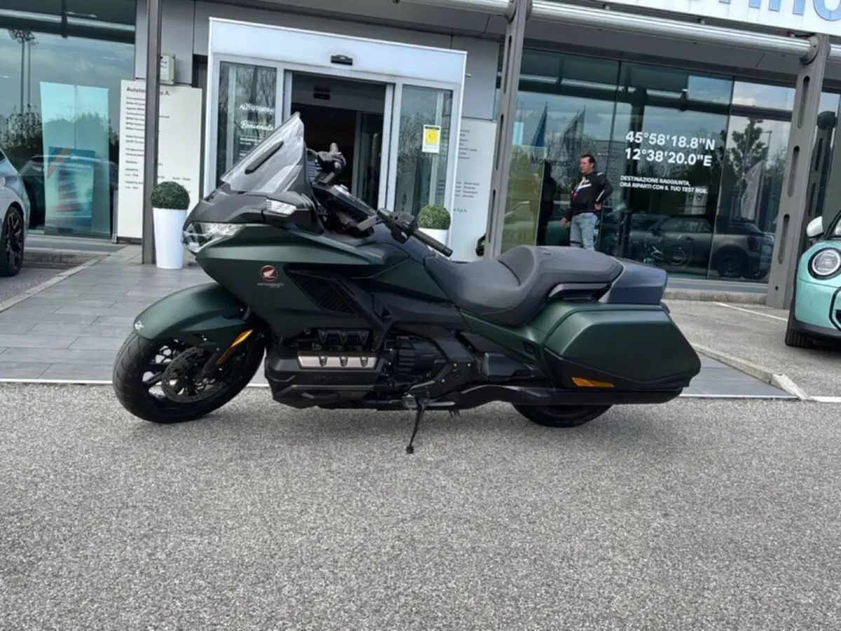 Honda GL 1800 Gold Wing DCT (2021 - 24) (4)