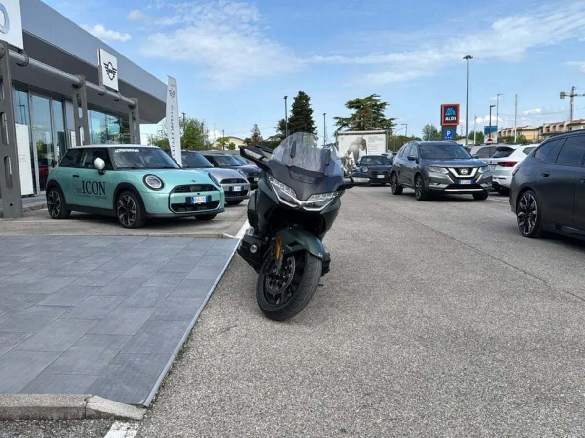 Honda GL 1800 Gold Wing DCT (2021 - 24) (2)