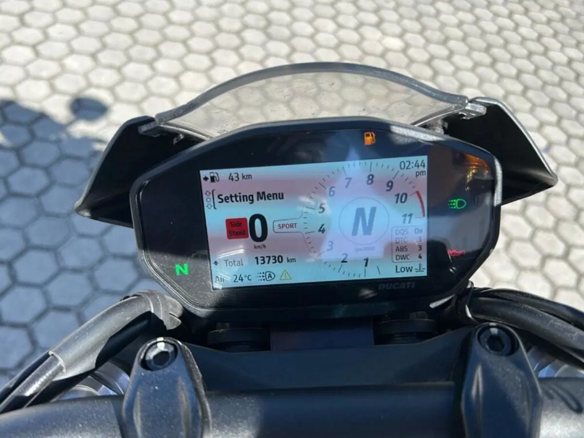 Ducati Monster 937 + (2021 - 25) (10)