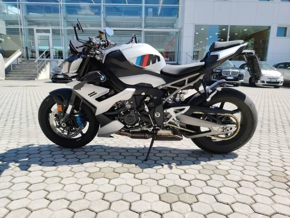 Bmw M 1000 R (2025 - 27) (3)