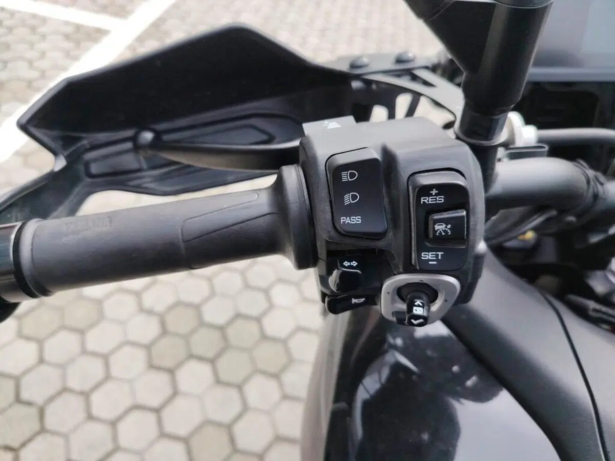 Yamaha Tracer 9 GT+ (2023 - 24) (9)