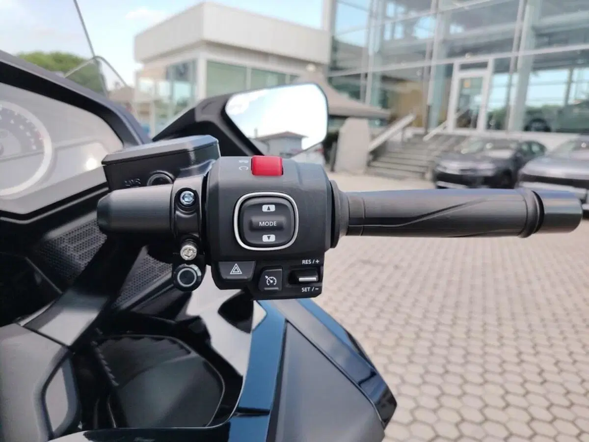 Honda GL 1800 Gold Wing Tour (2021 - 23) (10)