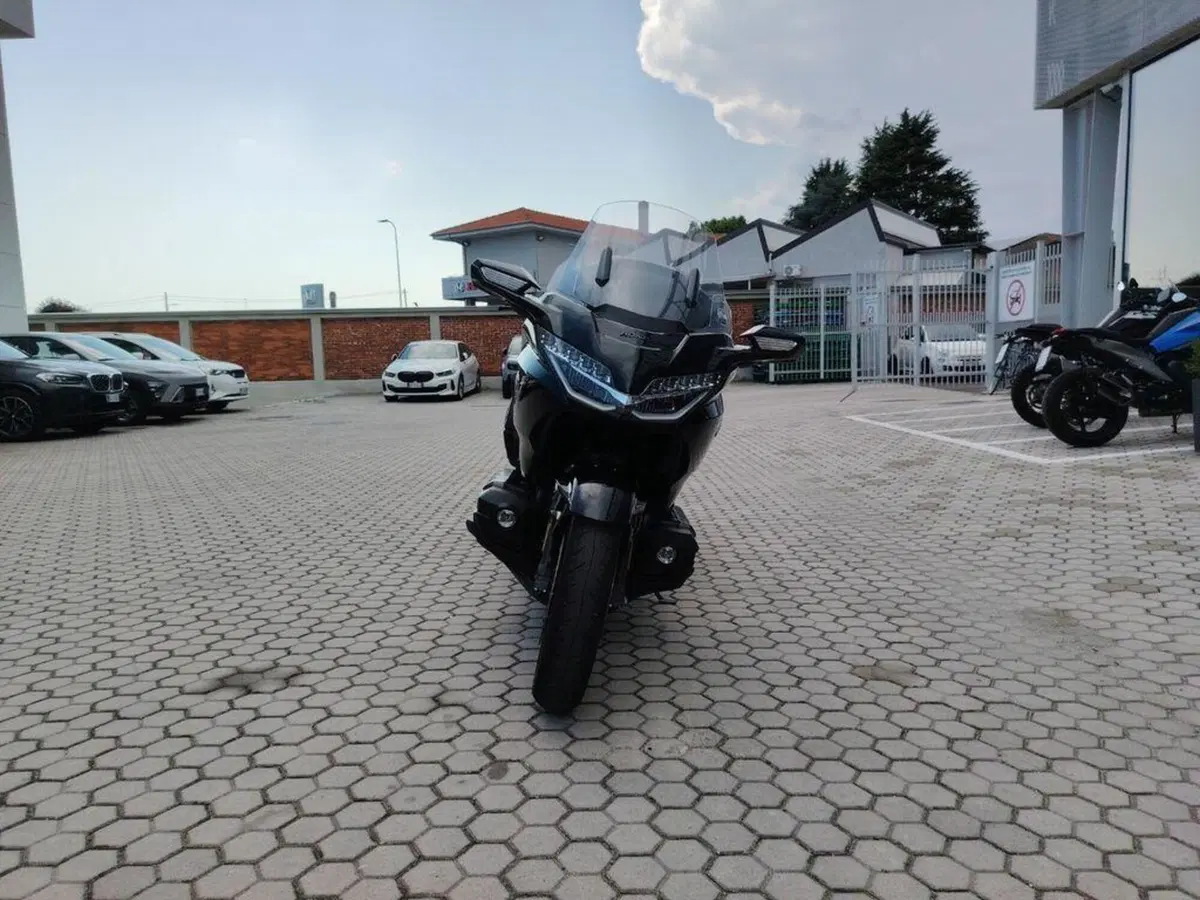 Honda GL 1800 Gold Wing Tour (2021 - 23) (2)