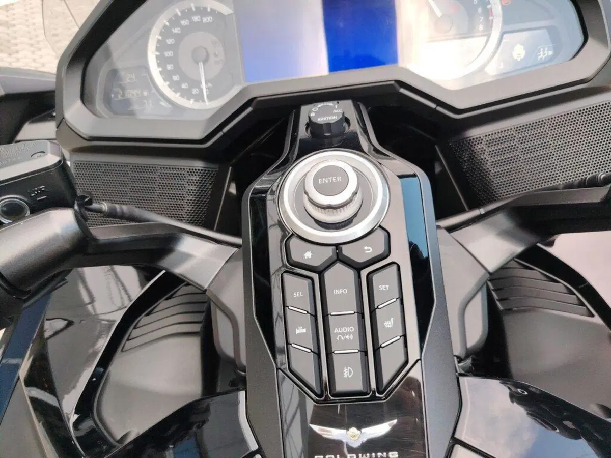 Honda GL 1800 Gold Wing Tour (2021 - 23) (14)