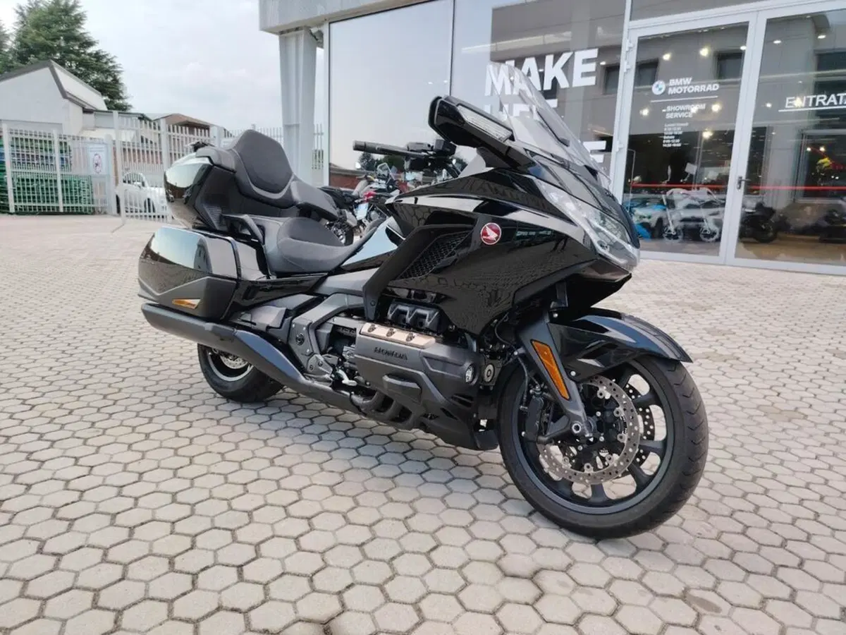 Honda GL 1800 Gold Wing Tour (2021 - 23) (3)