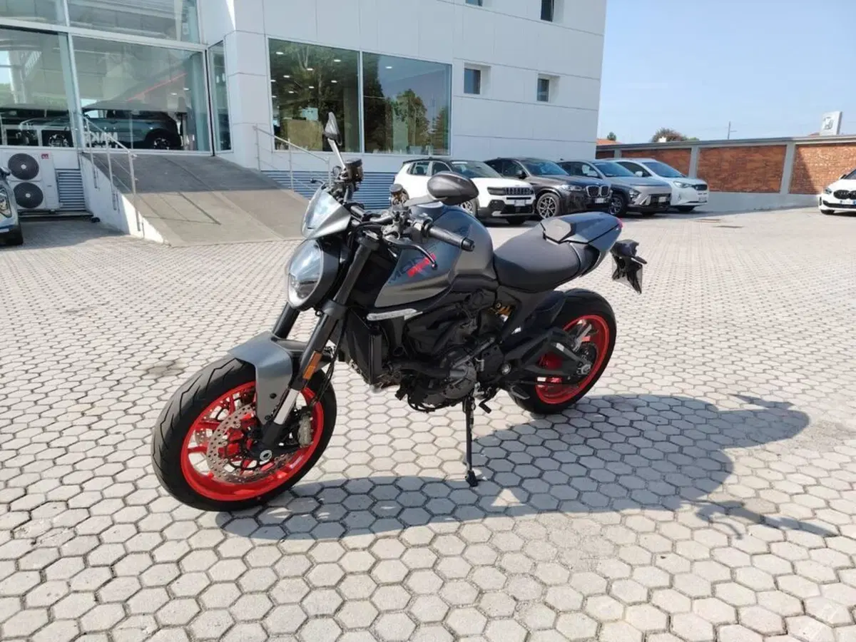Ducati Monster 937 + (2021 - 25)