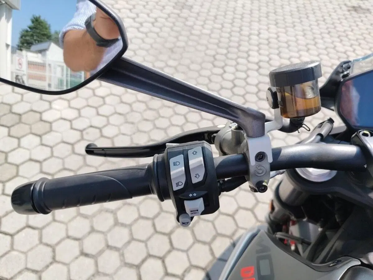 Ducati Monster 937 + (2021 - 25) (9)