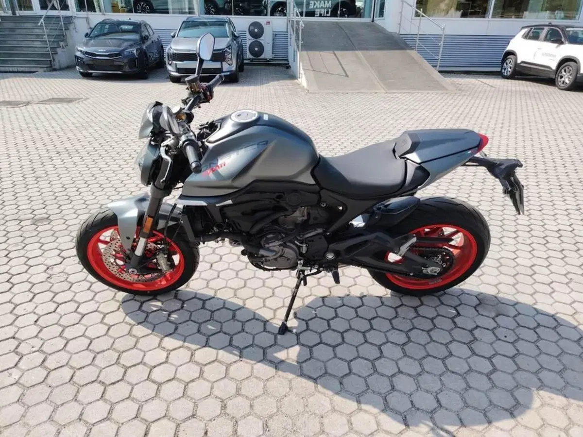 Ducati Monster 937 + (2021 - 25) (4)