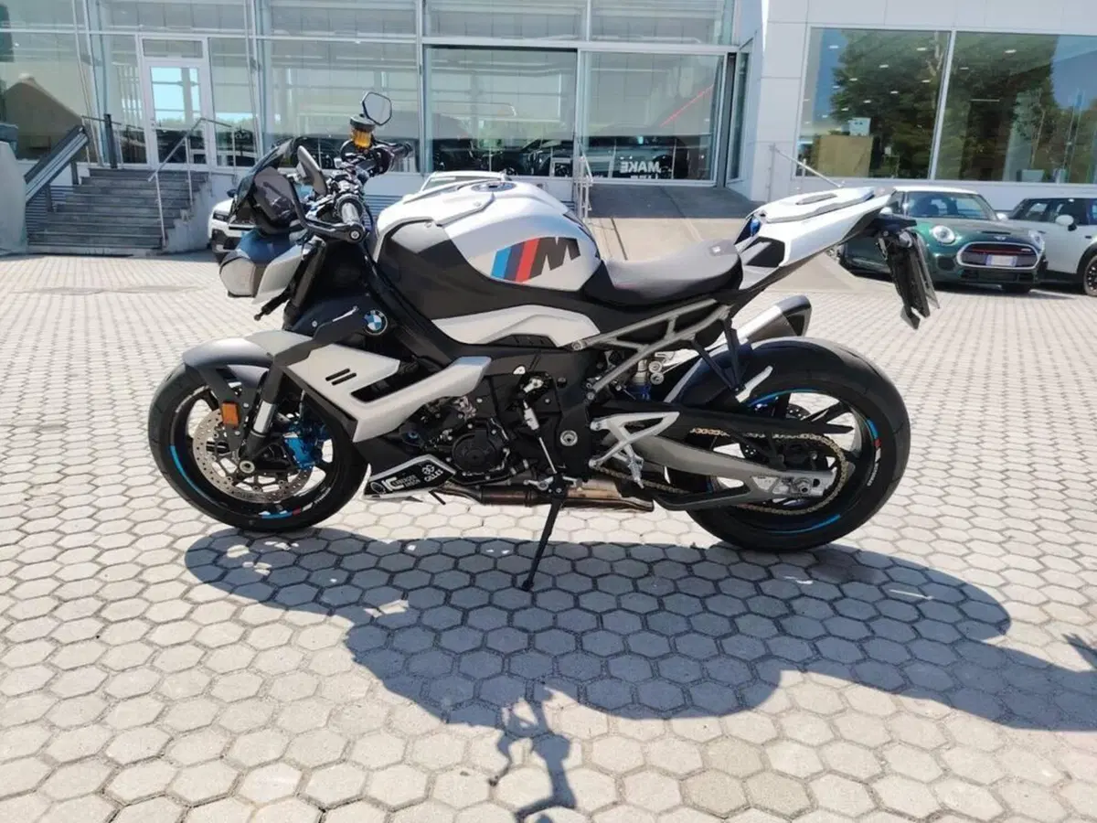 Bmw M 1000 R (2025 - 27) (4)