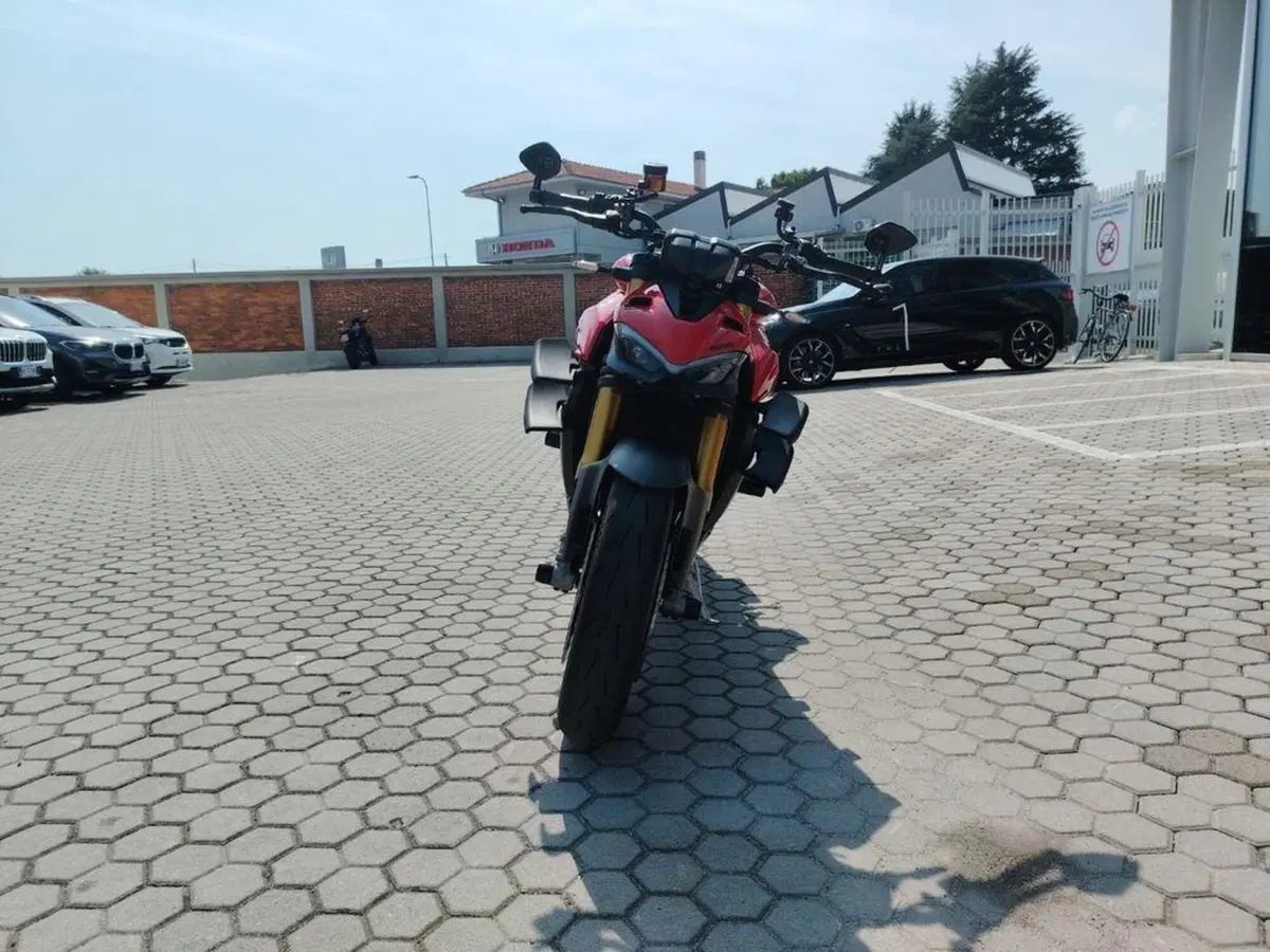 Ducati Streetfighter V4 S (2023 - 24) (2)