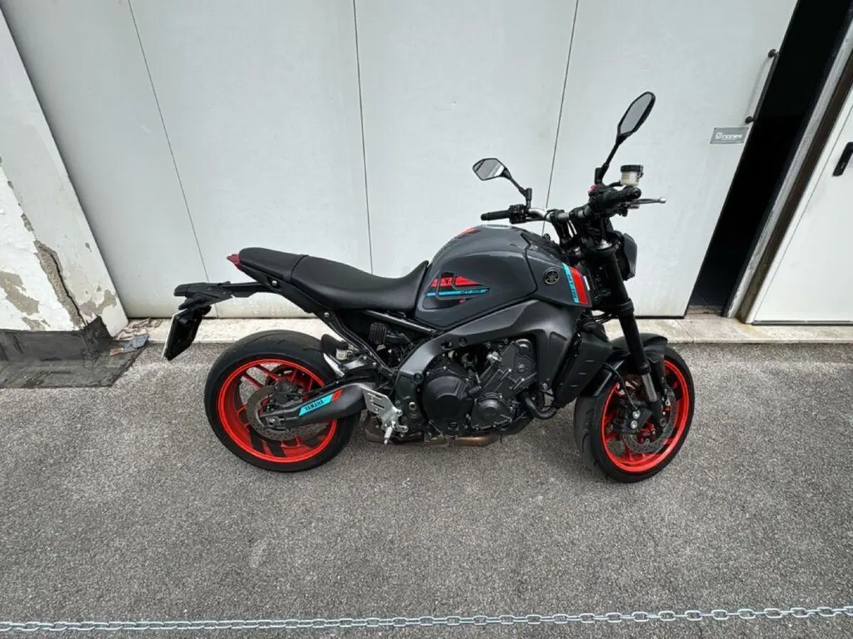 Yamaha MT-09 (2021 - 23) (4)