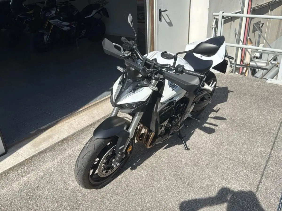 Honda CB 1000 Hornet (2025 - 26)