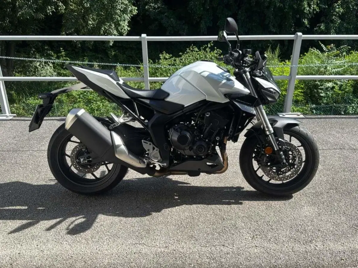 Honda CB 1000 Hornet (2025 - 26) (8)