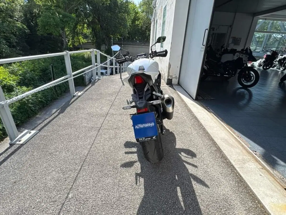 Honda CB 1000 Hornet (2025 - 26) (6)