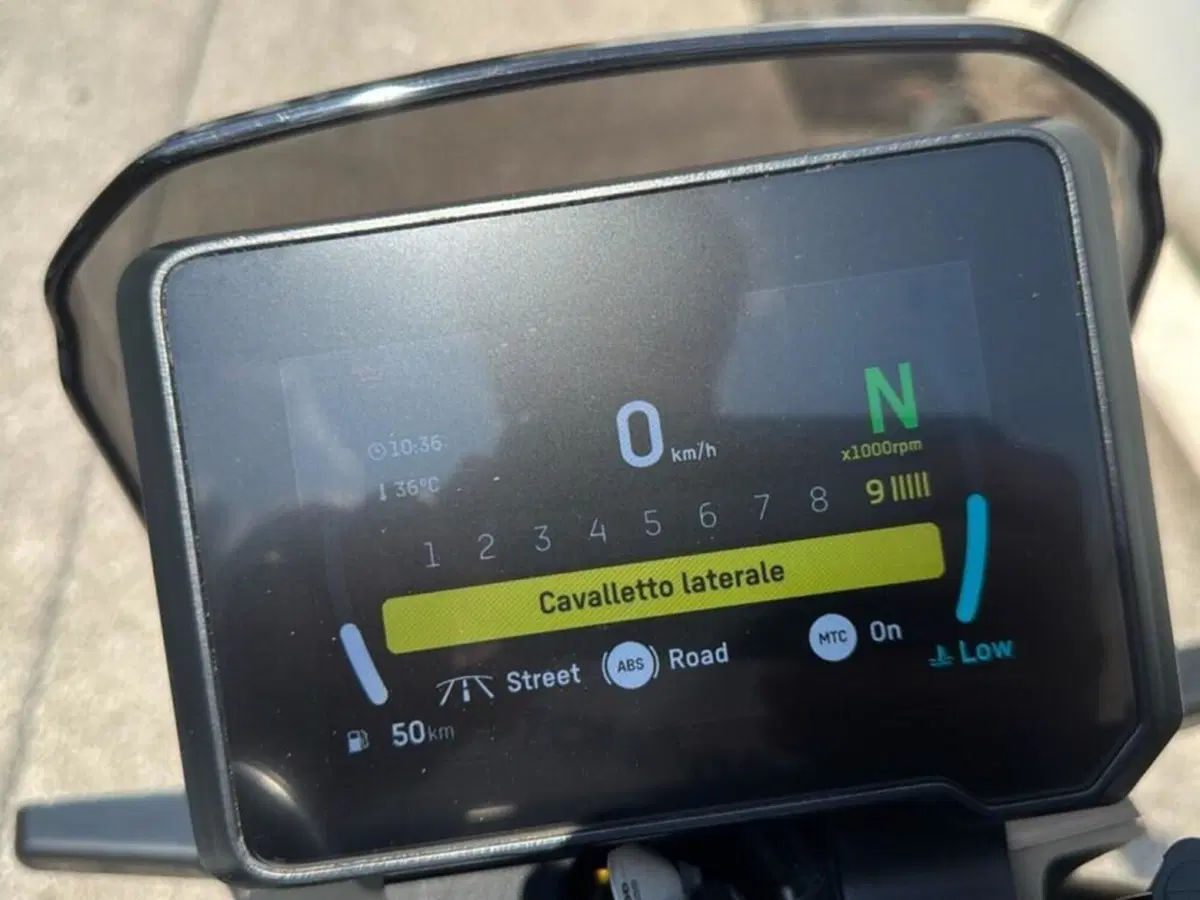 Husqvarna Svartpilen 801 (2024 - 26) (11)