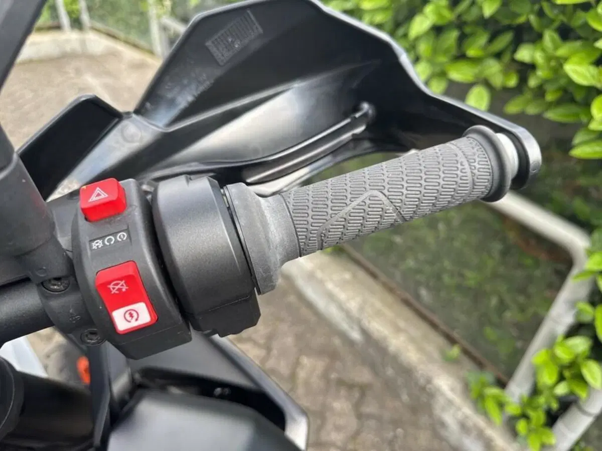 KTM 890 SMT (2023 - 25) (10)